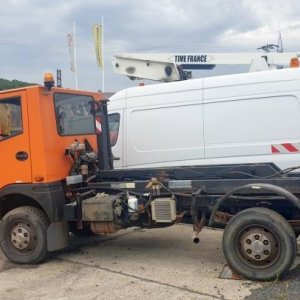 foto 4x4 hakowiec 6.5t komunal BU200 +ZIMA pojemnik syparka plug Bucher